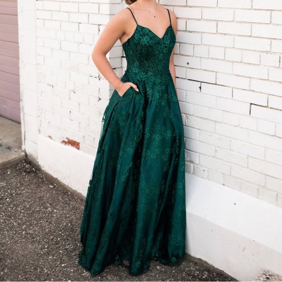 Monsini 2023 Collection Emerald Gown - Picture 4 of 11
